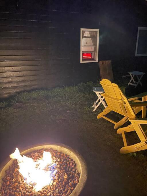 Campfire Cottage Fireplace, Fire Pit & No Chores! Kingston Luaran gambar
